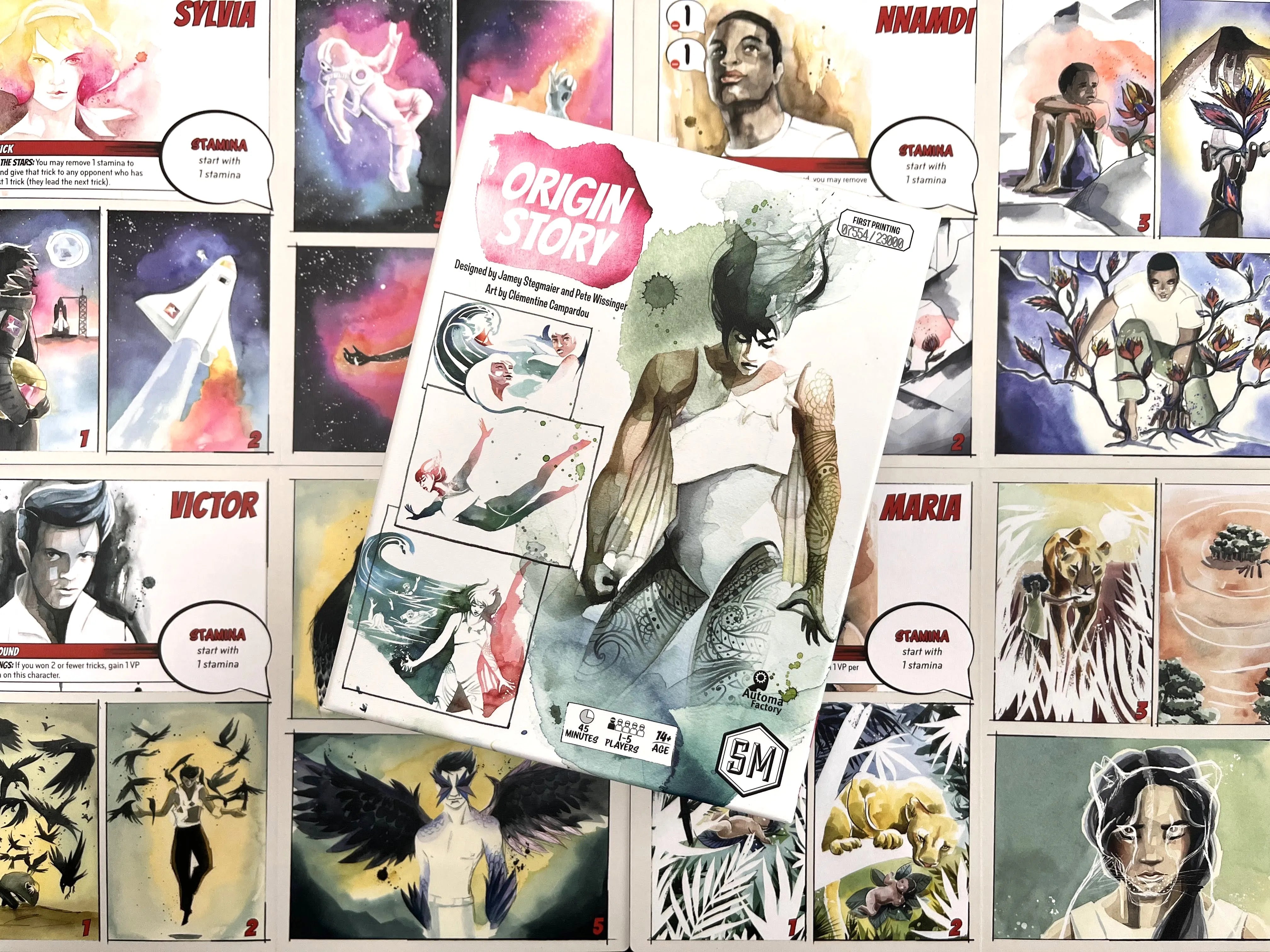 『オリジン・ストーリー』の箱とキャラクターカードのコラージュ|ソロプレイにも対応したスーパーヒーロー系トリックテイキング